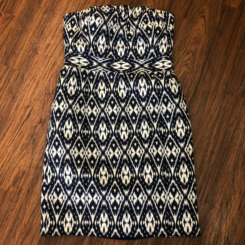 Like new Banana Republic Strapless Dress